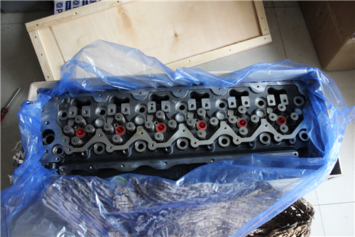 特雷克斯兩頭忙珀金斯柴油發(fā)動機配件3718 R032汽缸蓋批發(fā)與