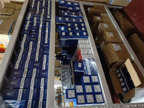 裝載機(jī)鉑金斯發(fā)動(dòng)機(jī)1104 1106配件