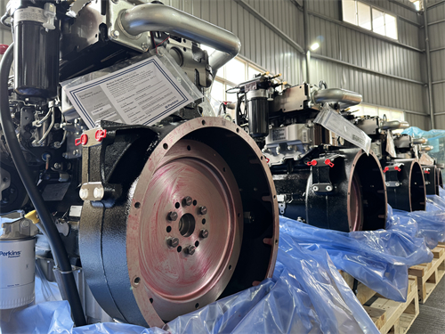 帕金斯四缸柴油發(fā)動(dòng)機(jī)總成與原廠(chǎng)零配件
