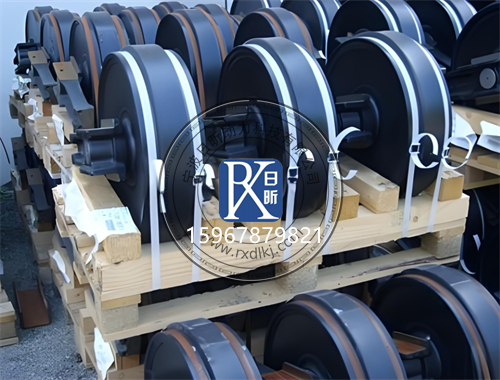 卡特挖掘機(jī)的“隱藏英雄”：1362422引導(dǎo)輪與3004545支重輪